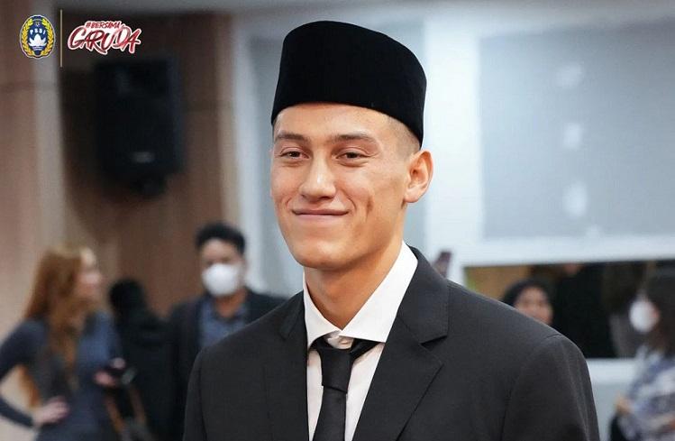 Jay-Idzes-saat-pengambilan-sumpah-kewarganegaraan-di-Kantor-Kanwil-Kemenkumham.jpg