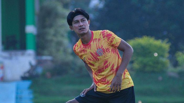 Johan-Ahmat-Farizi-pemain-senior-Arema-FC-di-Liga-1-2024.jpg