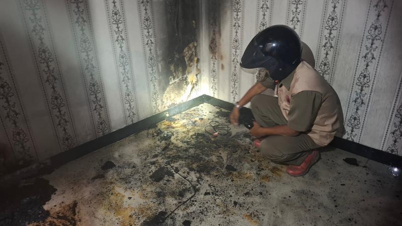 Kebakaran Rumah di Mangunharjo Kota Madiun, Api Dipicu dari Korsleting Listrik Charger Smartphone