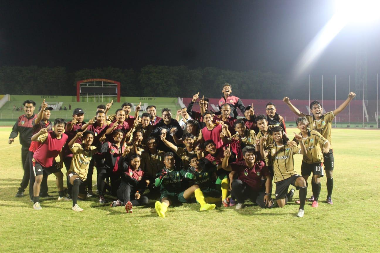 Kabupaten-Kediri-merayakan-kemenangan-dari-Kota-Kediri-di-Stadion-Gelora-Delta-Sidoarjo.jpg