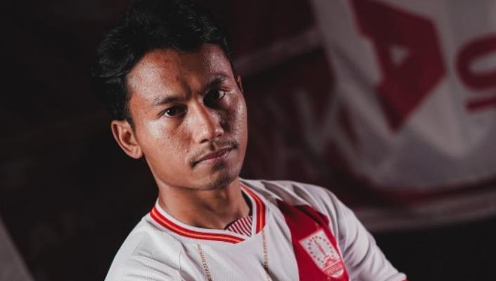 Kadek-Raditya-saat-diperkenalkan-menjadi-pemain-baru-Persis-Solo-untuk-putaran-kedua.jpg