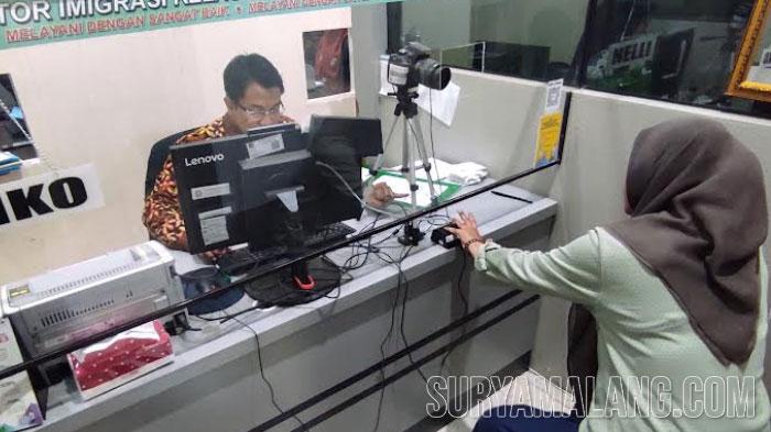 987 Calon Haji Mulai Urus Paspor Melalui Kantor Imigrasi Blitar