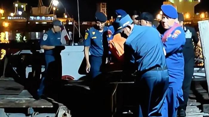 Kapal-Pemuat-3-Ton-Besi-Tua-Tenggelam-di-Perairan-Gresik-Satu-ABK-Tewas-dan-Dua-Lainnya-Hilang.jpg