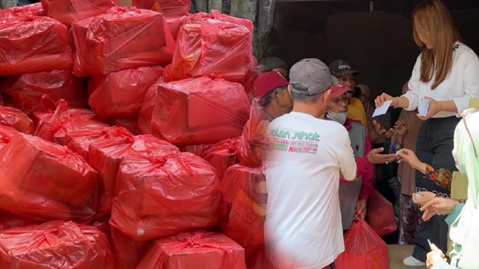 Kebaikan Inul Daratista Bagi 1000 Bingkisan THR ke Warga Pasuruan, Balas Kritikan Disebut Semrawut