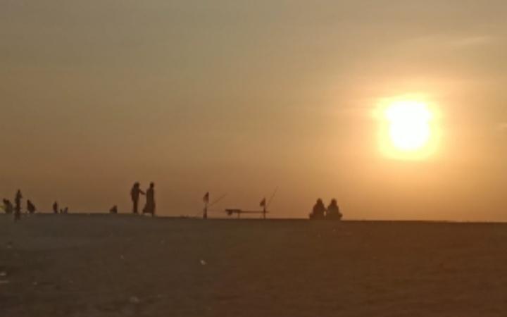 Keindahan-matahari-terbenam-sunset-di-Pulau-Gili-Ketapang-Sumberasih-Kabupaten-Probolinggo.jpg