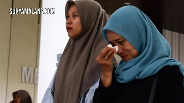 Keluarga-korban-Tragedi-Kanjuruhan-mendatangi-gedung-DPRD-Kabupaten-Malang.jpg