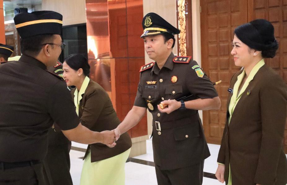 Kepala-Kejaksaan-Negeri-Kajari-Kota-Batu-Arya-Wicaksana-resmi-dilantik-oleh-Kajati-Jawa-Timur.jpg
