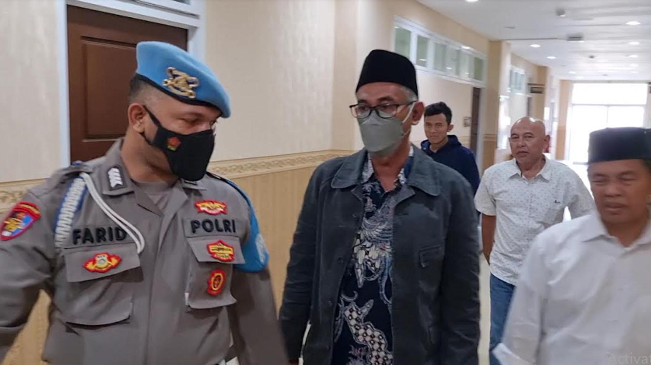 BREAKING NEWS : Kepala Sekolah MTs di Gresik Ditangkap dan Jadi Tersangka Karena Pukul Belasan Siswi