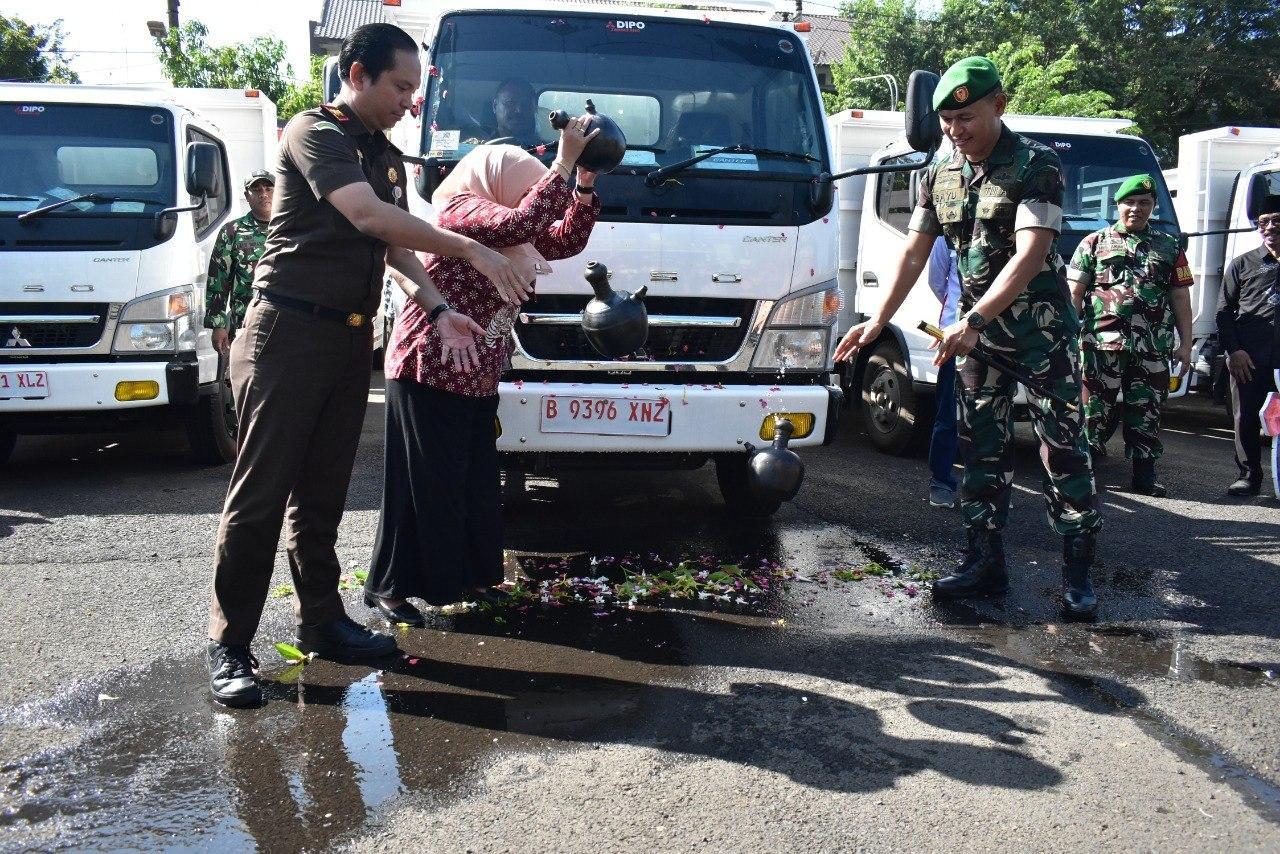 Kodim-0818Malang-Batu-truk-Koperasi-DesaKelurahan-Merah-Putih-Kabupaten-Malang.jpg