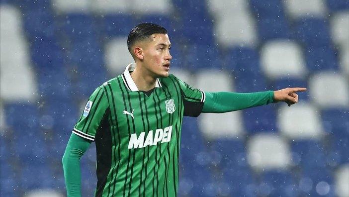 LIGA-ITALIA-Jay-Idzes-Kapten-Timnas-Indonesia-yang-bermain-untuk-Sassuolo-di-Serie-A-Liga-Italia.jpg