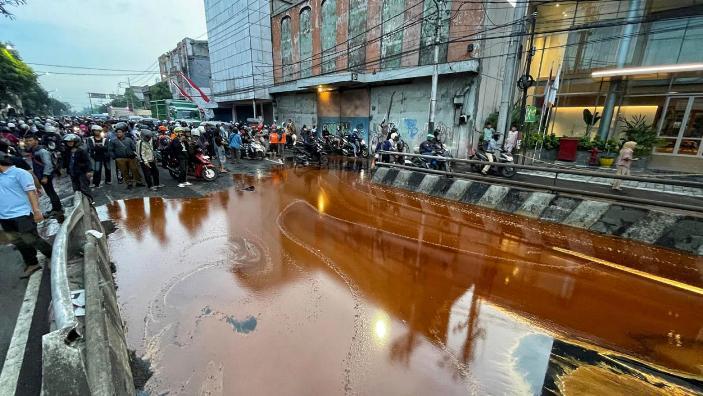 Lokasi-kecelakaan-truk-gandeng-tetes-tebu-Fly-Over-Kotalama-Mergosono-Kota-Malang.jpg