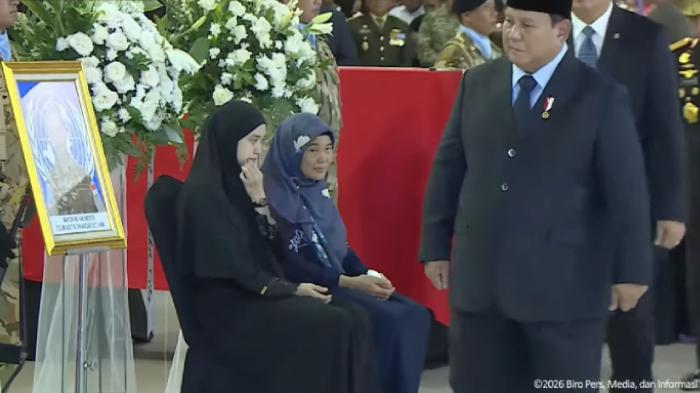 Luka-Mendalam-di-Lebanon-Prabowo-Beri-Penghormatan-Terakhir-Panglima-TNI-Perintahkan-Masuk-Bunker.jpg