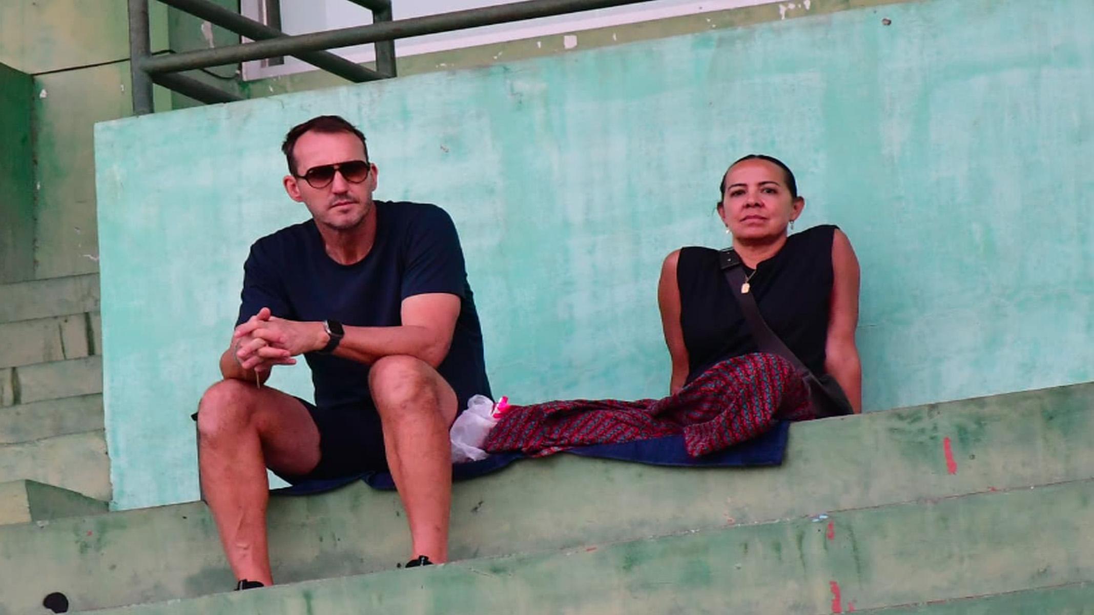 Kiper Arema FC Julian Schwarzer Garcia dapat Dukungan Langsung Sang Ayah Eks Kiper Chelsea di Malang