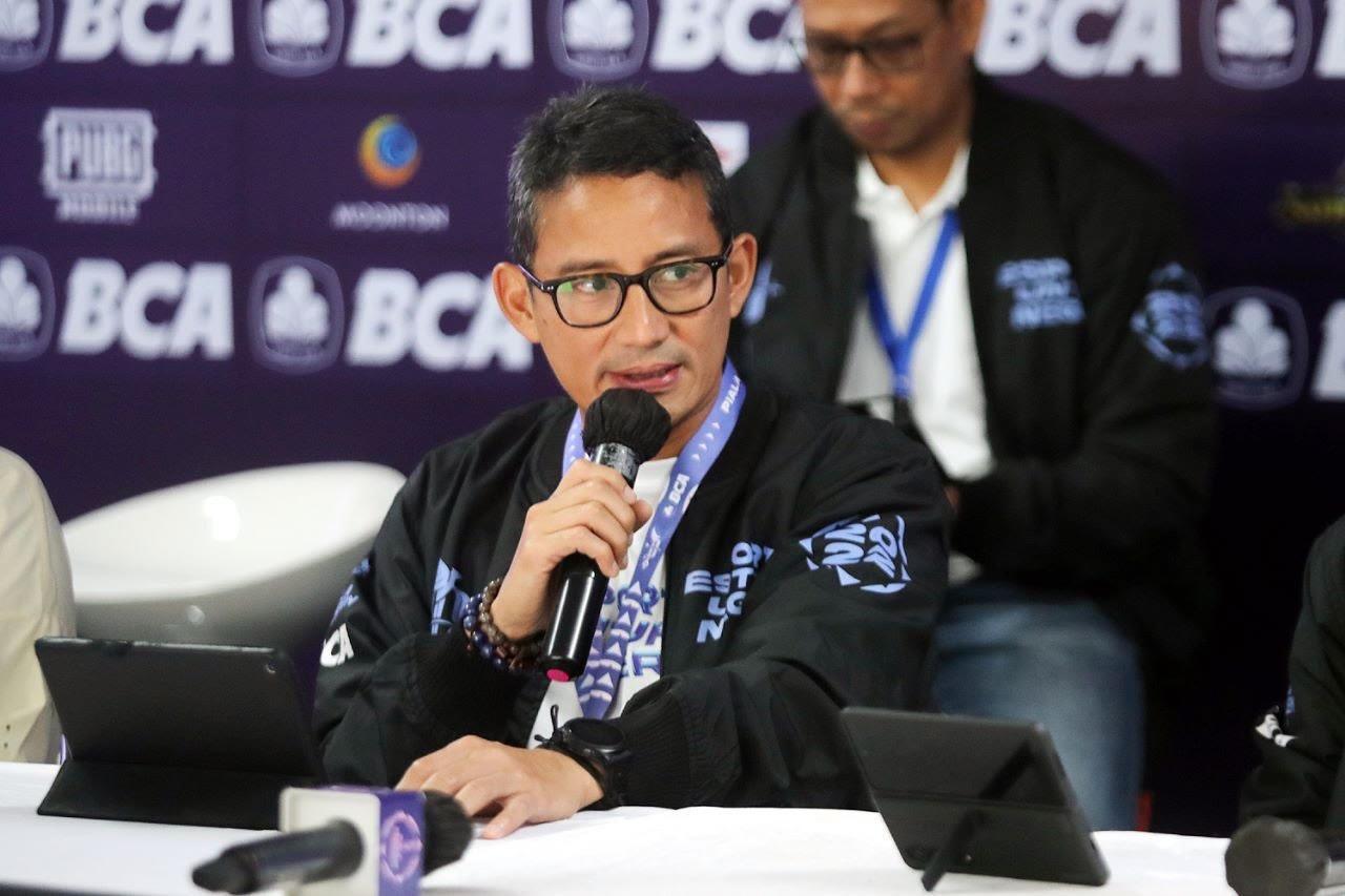 Menparekraf-Sandi-Uno-saat-membuka-Babak-Grand-Final-Piala-Presiden-Esports-2022.jpg