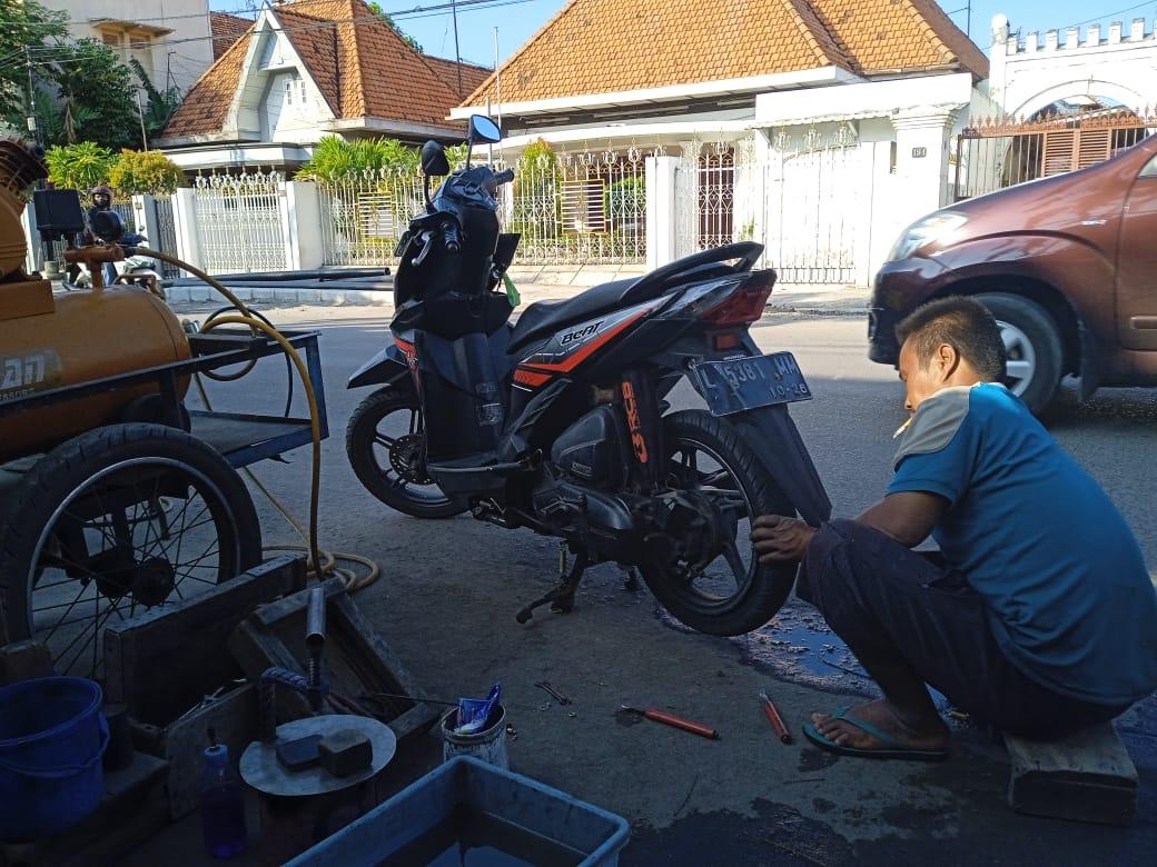 Motor-Honda-Beat-bernopol-L-5381-MM-milik-pria-asal-Wonokromo-Surabaya.jpg
