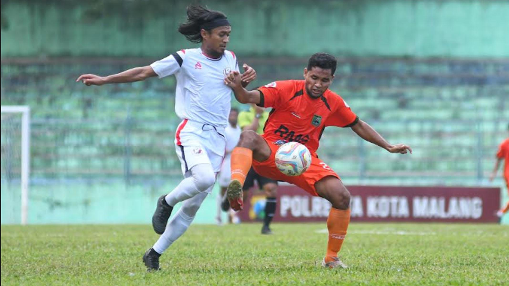 NZR-Sumbersari-FC-vs-Persekabpas-Sunarto.jpg