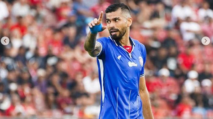 Nasib-Julian-Guevara-Bakal-Stay-atau-Out-dari-Arema-FC-Saat-Bursa-Transfer-Punya-Peran-Penting.jpg