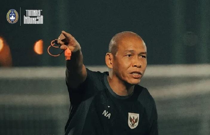 Nova-Arianto-pelatih-Timnas-Indonesia-U-17-di-Piala-Dunia-U-17-2025-yang-digelar-di-Qatar.jpg