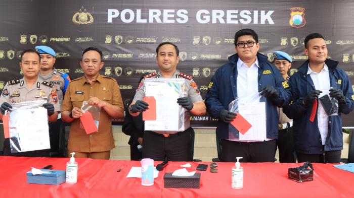 Otak-SK-ASN-Palsu-Gresik-Tertangkap-di-Kalimantan-Tengah-Tipu-14-Korban-hingga-Rp15-Miliar.jpg