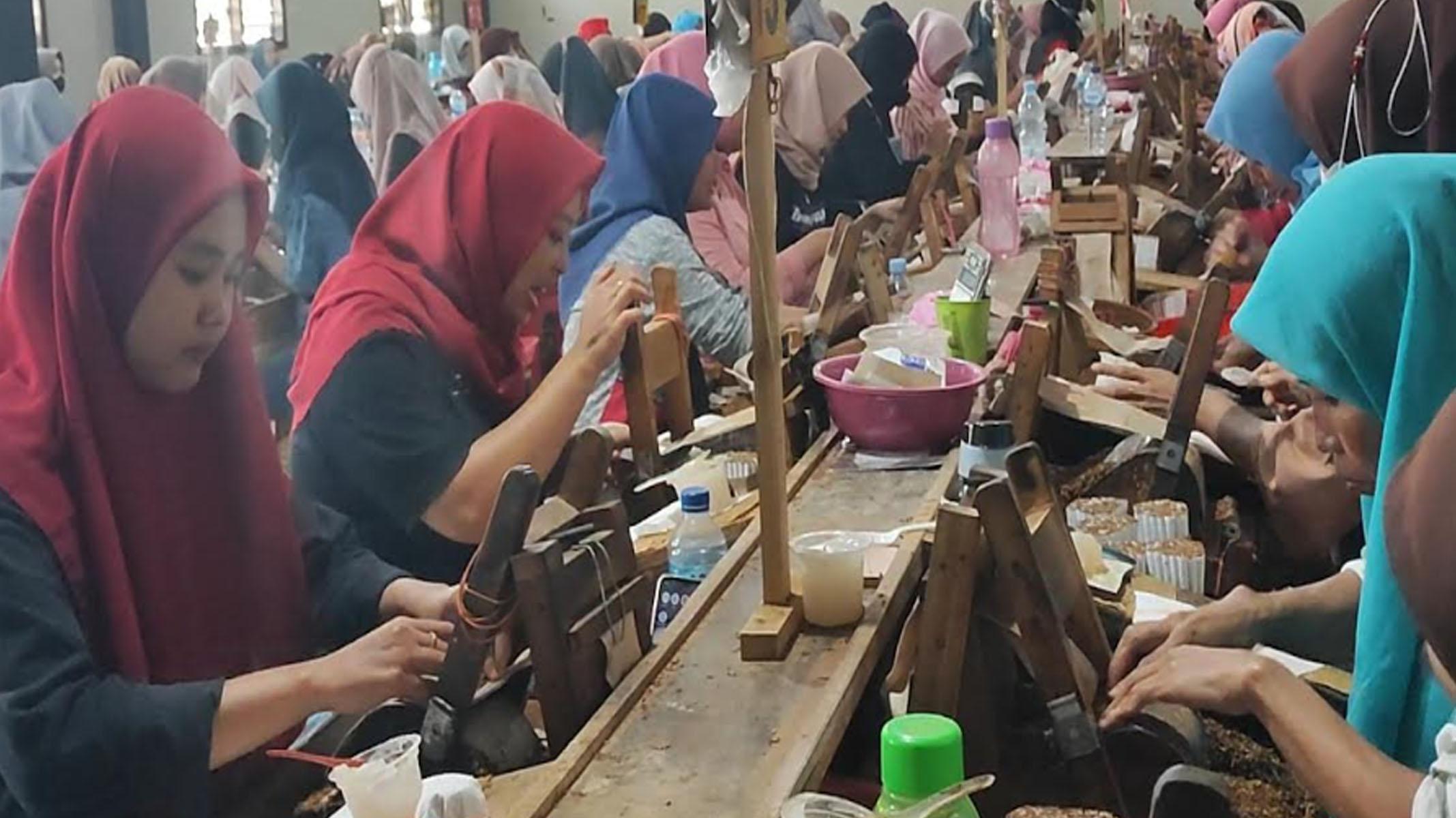 Dari 70 Perusahaan Baru 10 Perusahaan di Trenggalek Bayar THR, Disnaker Bakal Monev Keliling Pabrik