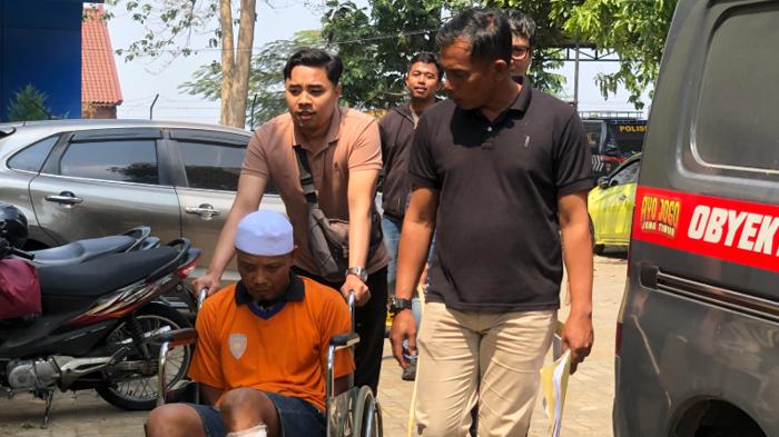 Panjat-Tiang-Listrik-Masuk-Toko-Elektronik-di-Kota-Batu-Pria-Lamongan-Embat-6-Laptop-dan-HP.jpg