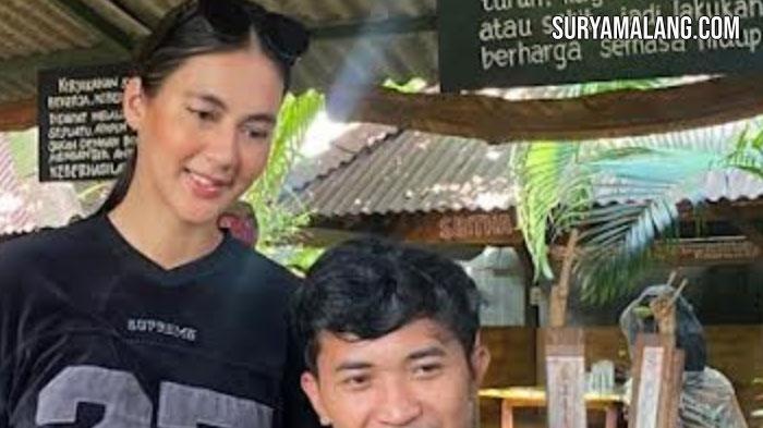 Paula Verhoeven ke Kafe di Sidoarjo yang Masuk MURI Berkat Kata-kata Bijak