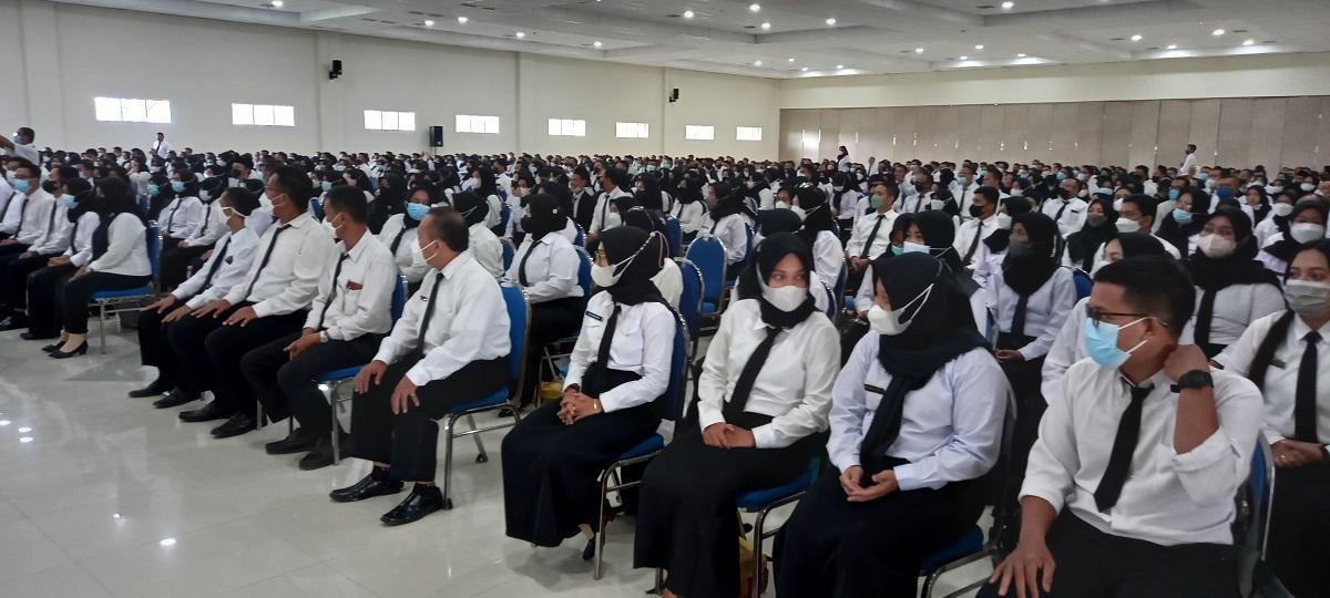 Pegawai-Pemerintah-dengan-Perjanjian-Kerja-PPPK-tahap-1-2021-Pemkot-Malang-menerima-SK.jpg