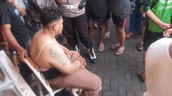 Pria Bertato di Gresik Nekat Curi Kotak Amal di Rumah Makan, Pakai Baju Perempuan untuk Kamuflase