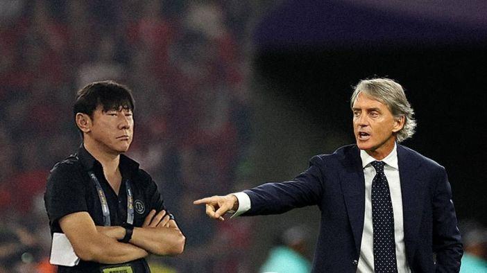 Pelatih-Timnas-Indonesia-Shin-Tae-yong-dan-pelatih-Arab-Saudi-Roberto-Mancini.jpg
