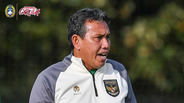 Pelatih-Timnas-Indonesia-U-17-Bima-Sakti-saat-memimpi-pemusatan-latihan-di-Jerman.jpg