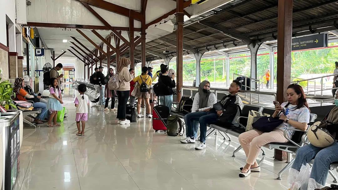 Liburan Idul Adha 2025, Puluhan Ribu Penumpang Gunakan Kereta Api di Wilayah Daop 9 Jember