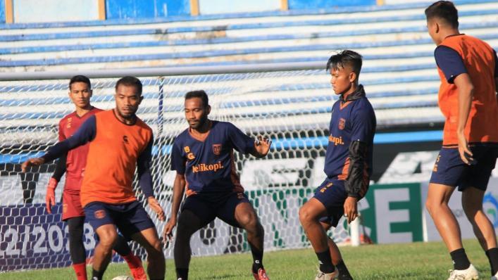Persela-Lamongan-berlatih-saat-Liga-2-2022-masih-berjalan.jpg