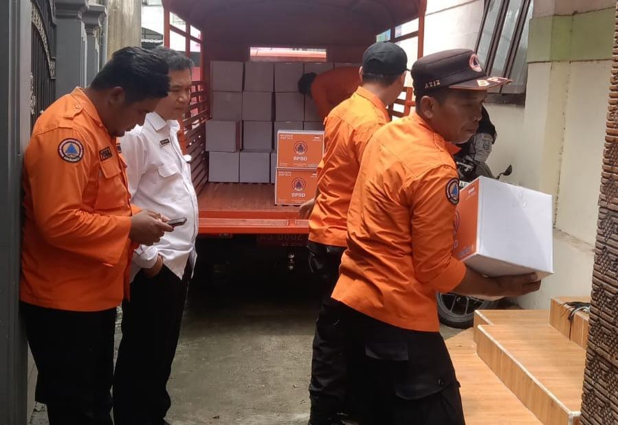 BPBD Kota Blitar Distribusikan Makanan Siap Saji ke Warga Terdampak Banjir