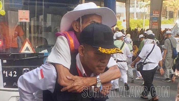 Jalur ke Mahbas Jin Macet, Sebagian Jamaah Haji Pilih Jalan Dikawal Petugas