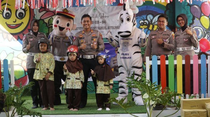 Polisi-Sahabat-Anak-Program-Polres-Pasuruan-untuk-Sosialisasikan-Tertib-Lalu-Lintas-Sejak-Dini.jpg
