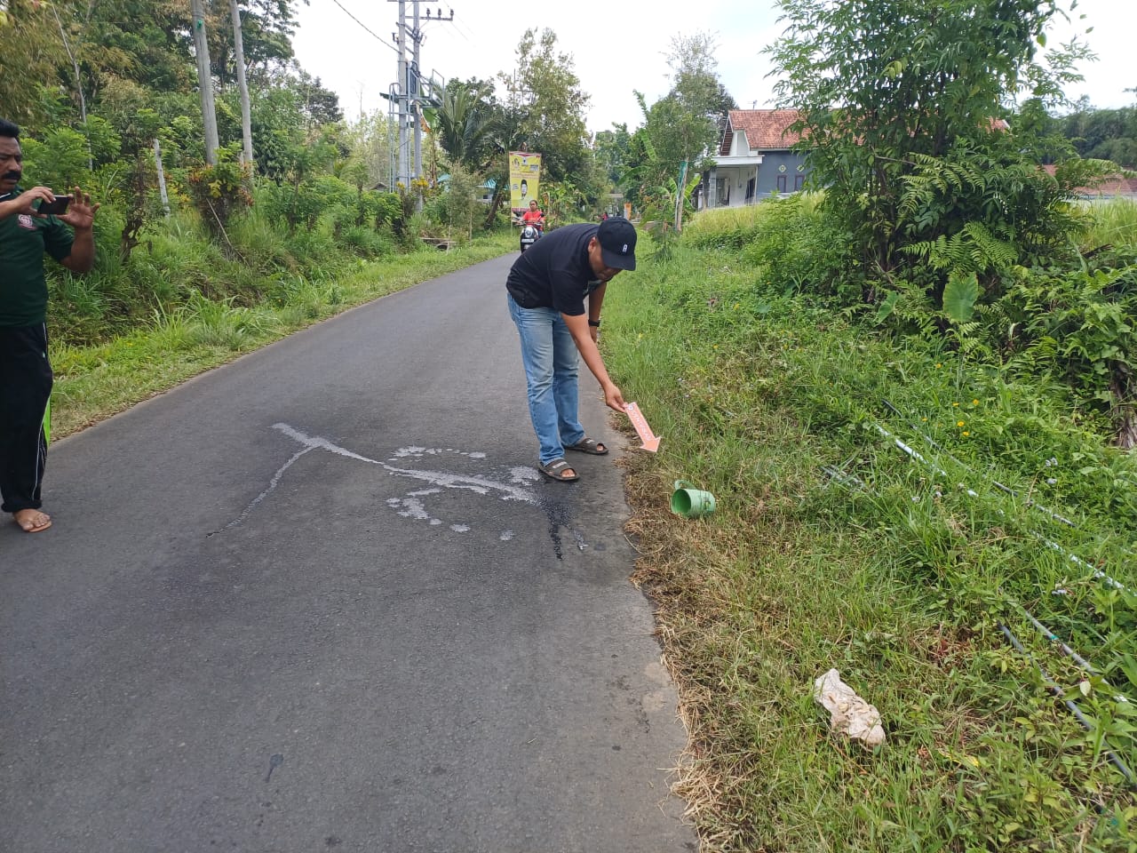 Pria di Jember Tega Siram Tetangganya dengan Air Keras saat Berpapasan di Jalan Raya
