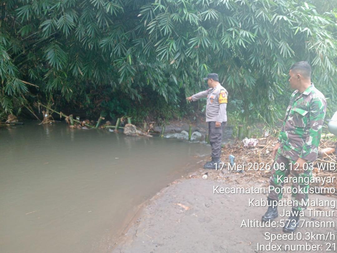 Polsek-Poncokusumo-mendatangi-lokasi-untuk-olah-TKP-di-aliran-Sungai-Desa-Karanganyar.jpg