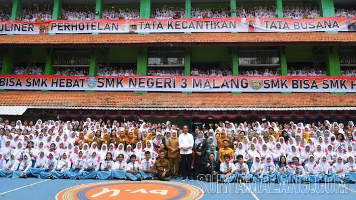 Presiden-Joko-Widodo-di-SMKN-3-Malang-Kamis-14122023-df.jpg