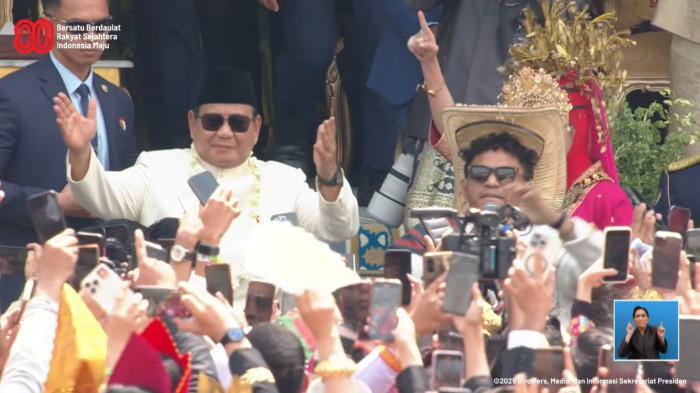 Presiden-Prabowo-Subianto-ikut-menikmati-persembahan-lagu-Tabola-Bale-dari-Silet-Open-Up.jpg