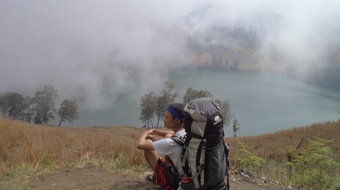 Ranu-Kumbolo-di-jalur-pendakian-Gunung-Semeru-foto-arsip-tahun-2012.jpg