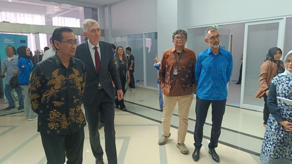 Rektor-Universitas-Brawijaya-UB-Malang-Prof-Widodo-bersama-Kedutaan-Besar-Uni-Eropa.jpg
