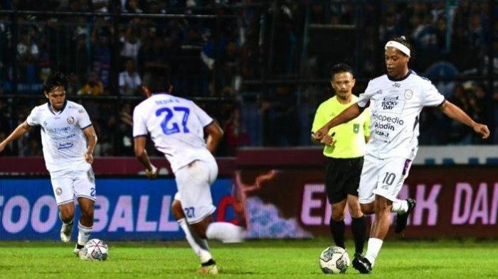 Skor Akhir Arema FC Vs RANS Nusantara di Laga Trofeo - Ronaldinho, Singo Edan Juara 2