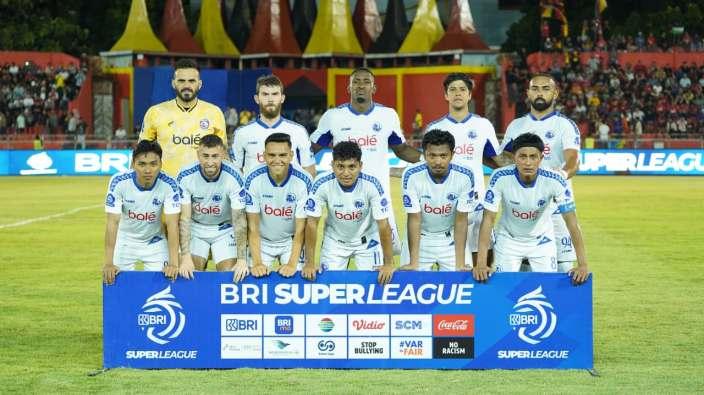 SUPER-LEAGUE-Starting-eleven-Arema-FC-saat-dijamu-Semen-Padang-di-Stadion-H-Agus-Salim.jpg
