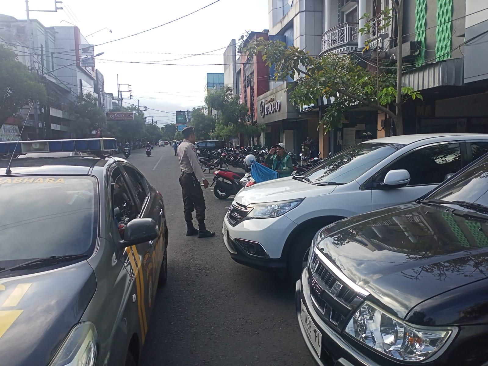 Sabhara-Polresta-Malang-Kota-saat-melakukan-patroli-keamanan-d.jpg