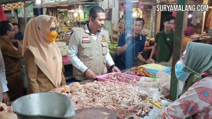 Satgas-Pangan-Polres-Malang-bersama-Disperindag-Kabupaten-Malang-sidak-Pasar-Kepanjen.jpg