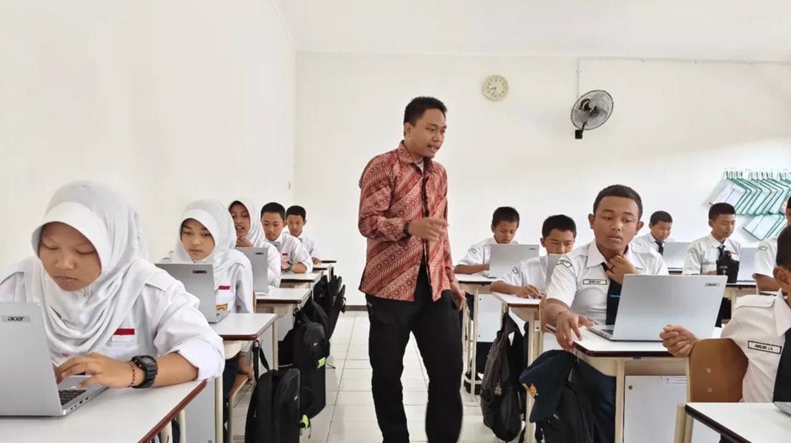 Sekolah-Rakyat-Menengah-Pertama-SRMP-14-Kota-Batu-belajar-mengajar.jpg
