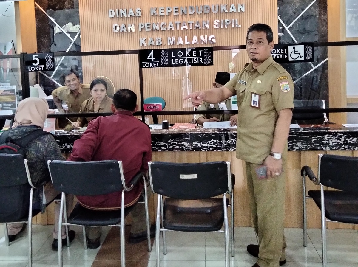 Shirot-Azis-Sekdin-Dispendukcapil-Kabupaten-Malang.jpg