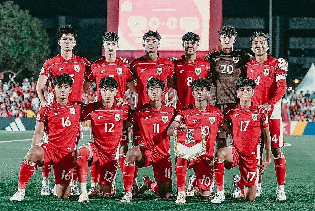 Starting-eleven-Timnas-Indonesia-U-17-saat-menghadapi-Brasil-Piala-Dunia-U-17-2025.jpg