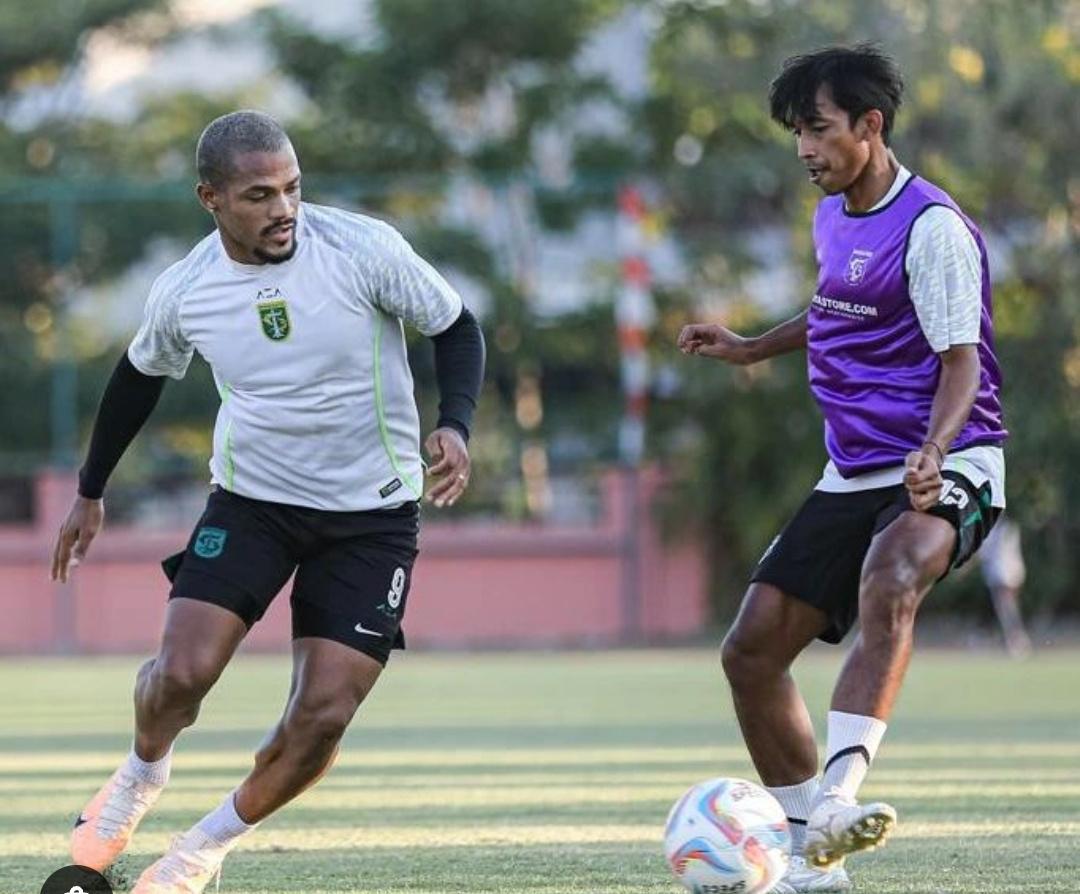 Rencana Uston Nawawi untuk Paulo Victor saat Persebaya Hadapi Borneo FC