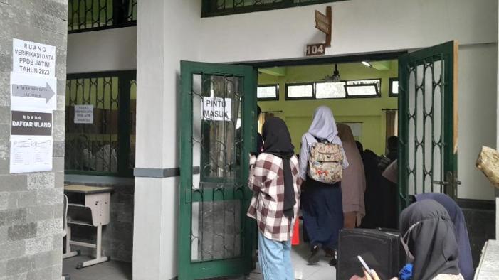 Curahan Hati Siswi SMP Setelah Diterima di SMAN 1 Kota Malang Lewat PPDB Zonasi